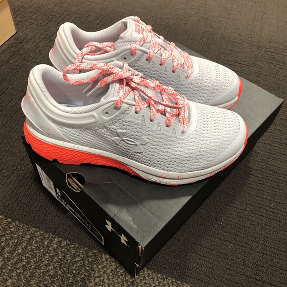 New Under Armour - Picture 5 of 5